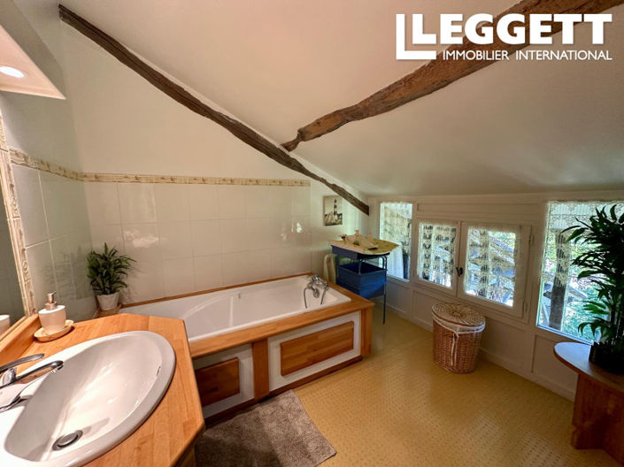 Image No.10-6 Bed House for sale