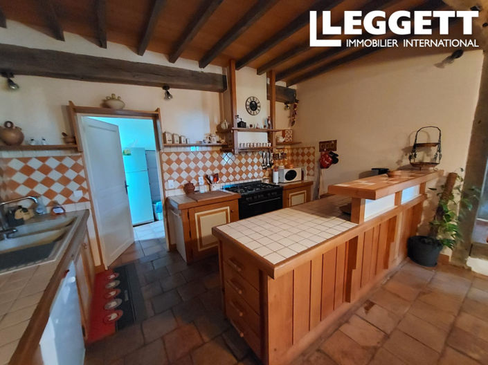 Image No.6-6 Bed House for sale