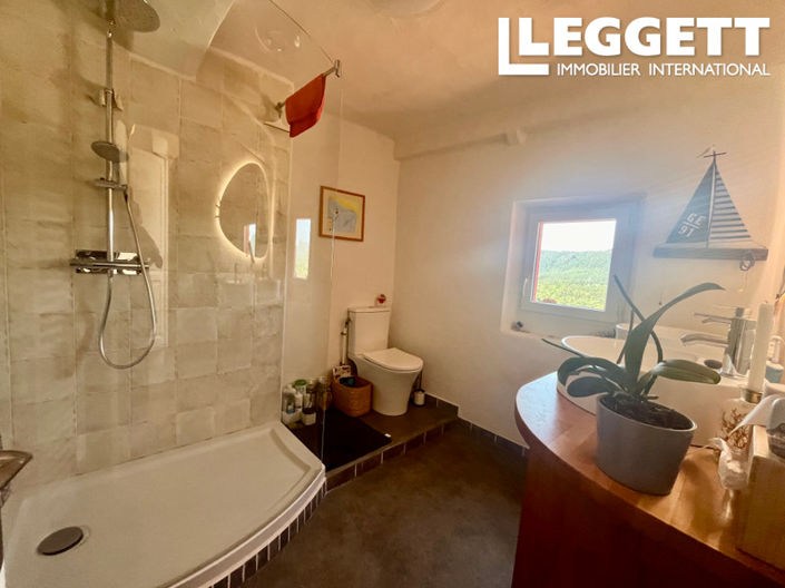 Image No.10-3 Bed House for sale