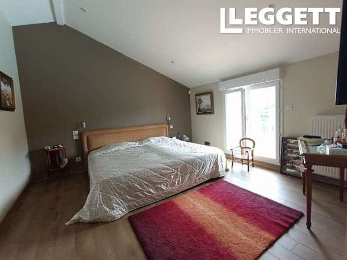 Image No.6-5 Bed House for sale