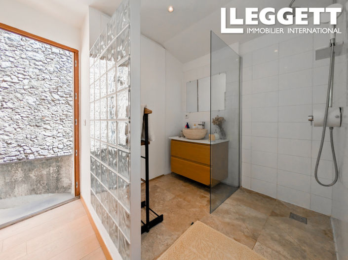 Image No.10-3 Bed House for sale