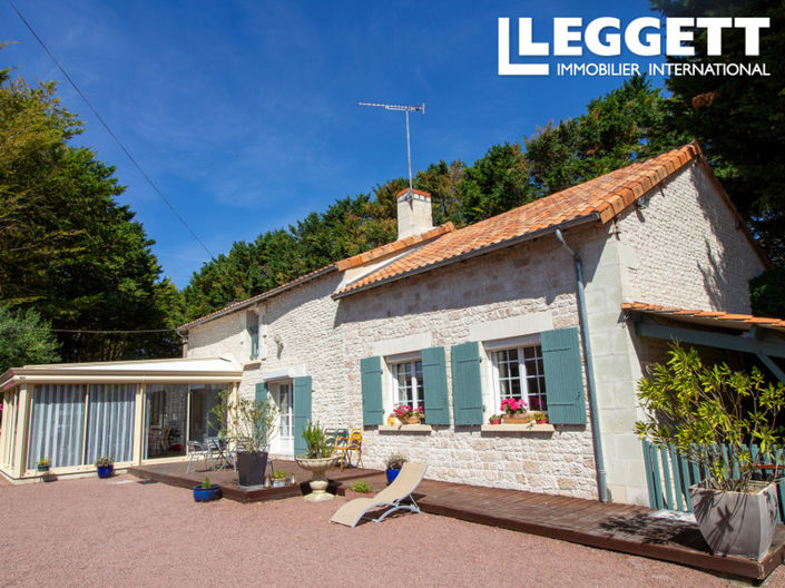 Image No.1-4 Bed House for sale