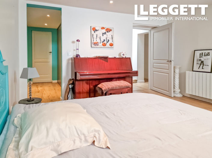 Image No.10-4 Bed House for sale