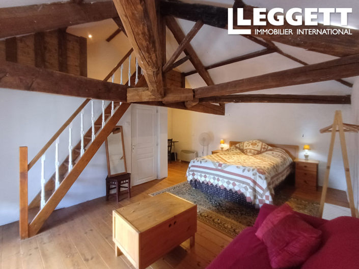 Image No.8-5 Bed House for sale