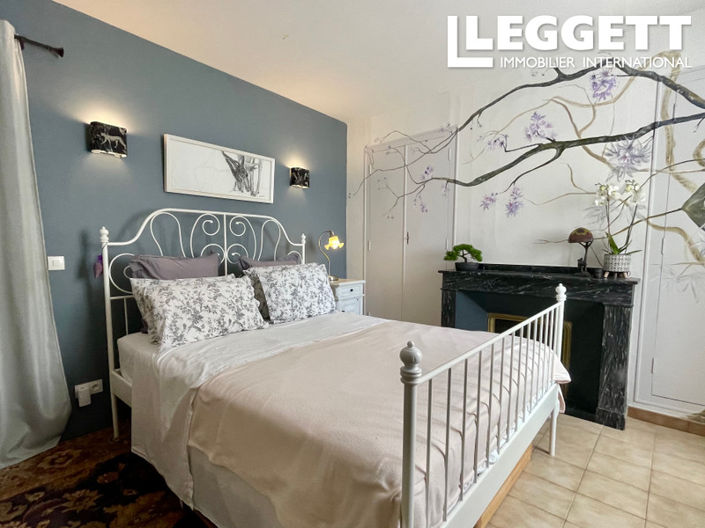 Image No.8-4 Bed House for sale