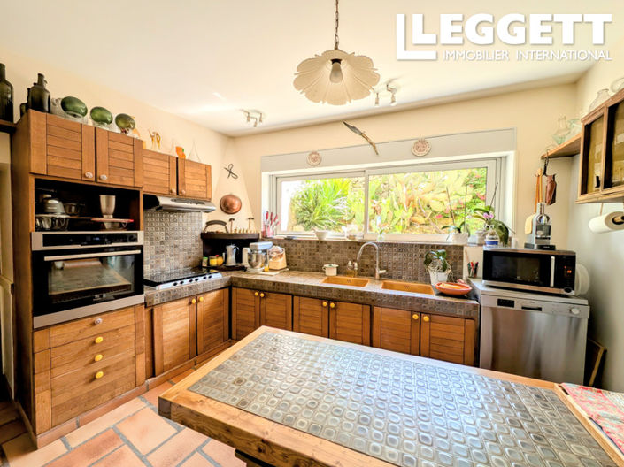 Image No.10-4 Bed House for sale