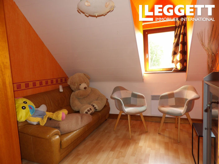 Image No.7-5 Bed House for sale