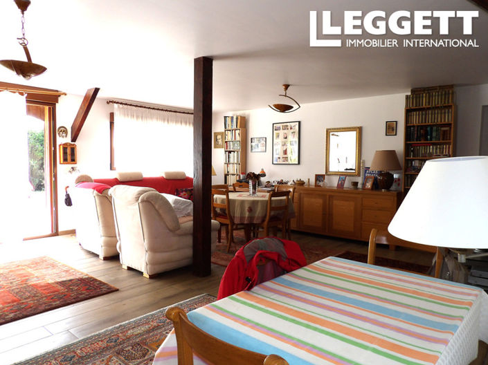 Image No.9-5 Bed House for sale