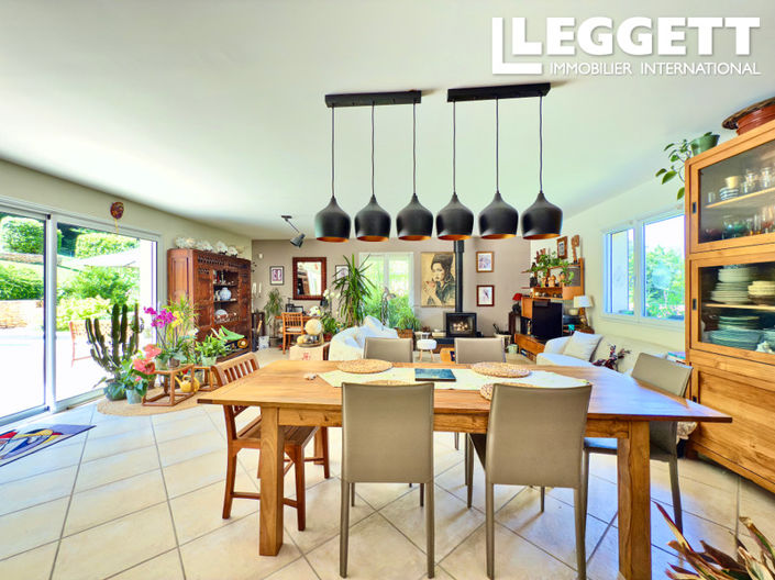 Image No.3-4 Bed House for sale