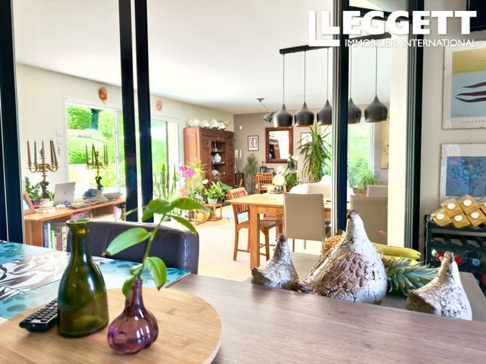 Image No.6-4 Bed House for sale