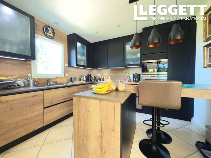 Image No.7-4 Bed House for sale