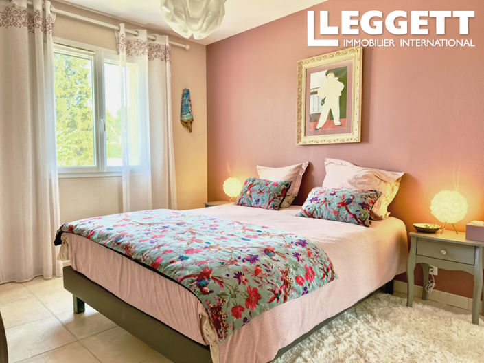 Image No.9-4 Bed House for sale