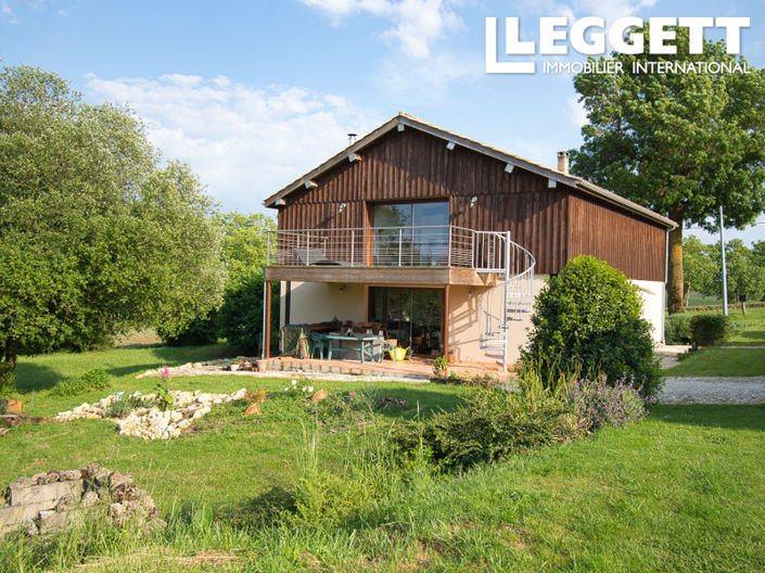 Image No.1-4 Bed House for sale