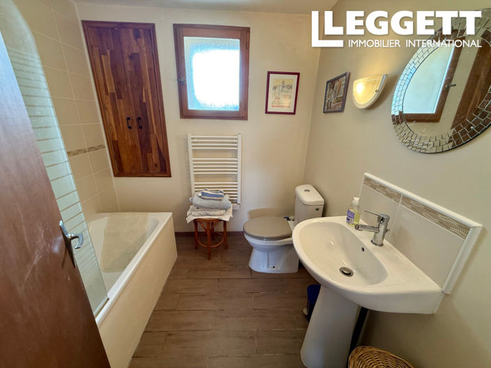 Image No.8-3 Bed House for sale