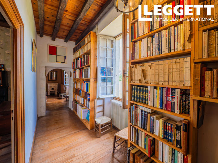 Image No.6-4 Bed House for sale