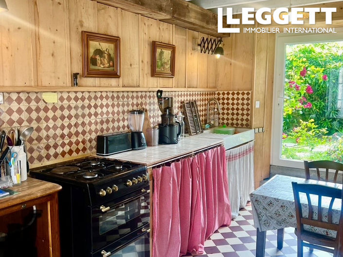 Image No.8-4 Bed House for sale