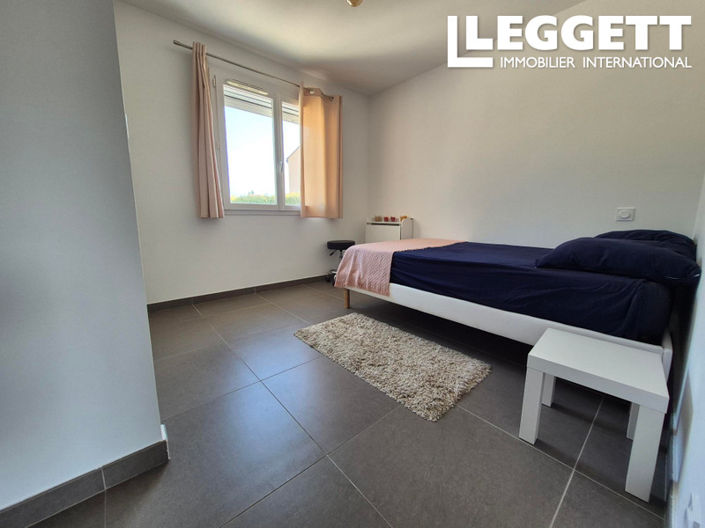 Image No.5-5 Bed House for sale