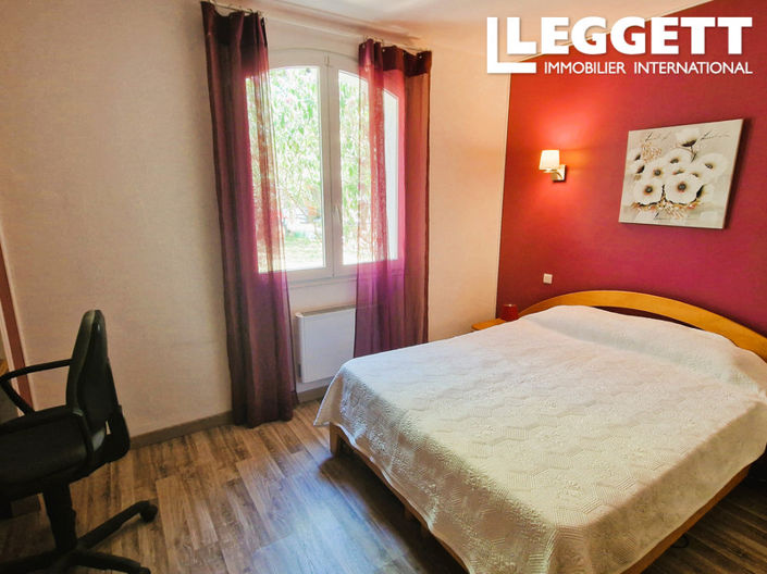 Image No.6-4 Bed House for sale