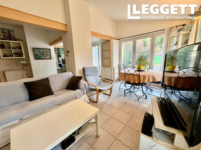 Image No.7-5 Bed House for sale