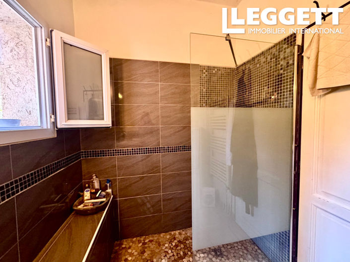 Image No.9-5 Bed House for sale