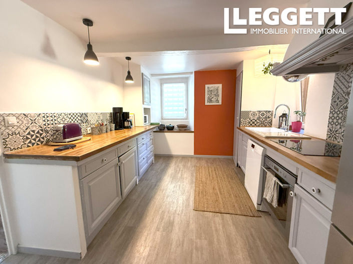 Image No.7-7 Bed House for sale