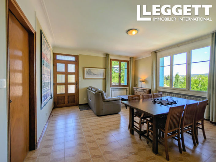 Image No.8-6 Bed House for sale