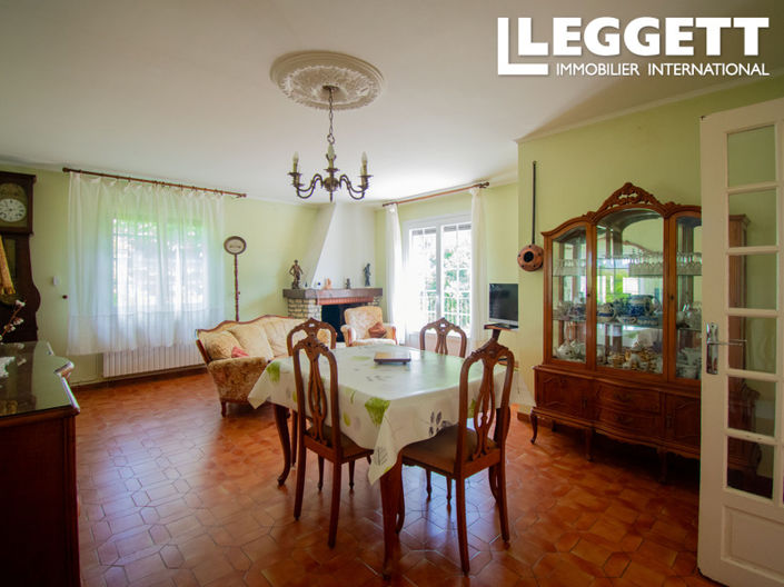 Image No.2-5 Bed House for sale