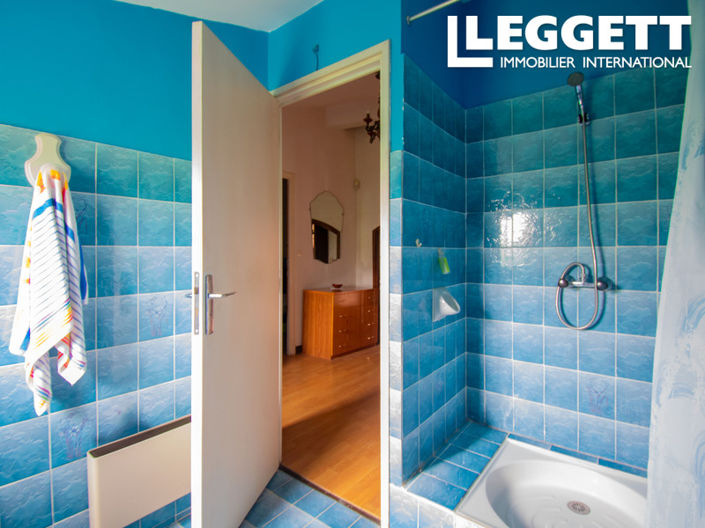 Image No.8-5 Bed House for sale