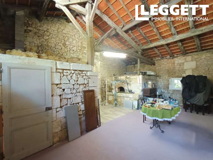 Image No.9-6 Bed House for sale