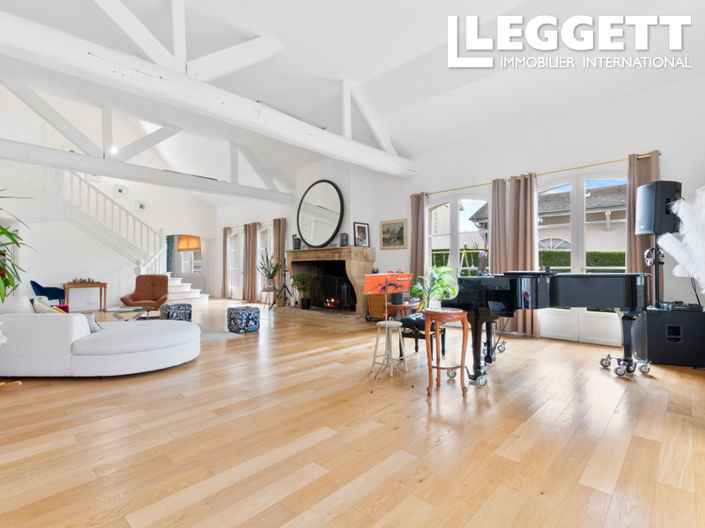 Image No.2-5 Bed House for sale