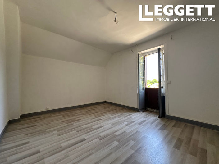 Image No.8-3 Bed House for sale