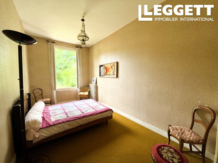 Image No.8-6 Bed House for sale