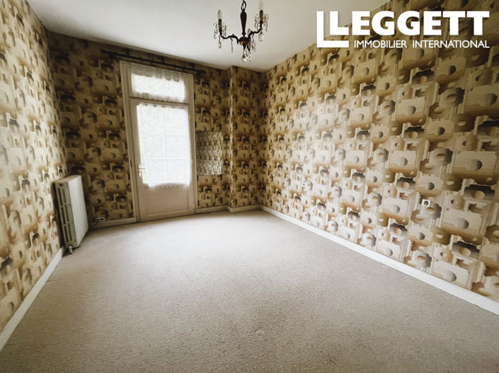 Image No.9-6 Bed House for sale