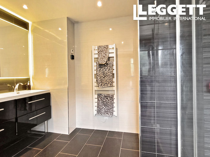 Image No.10-4 Bed House for sale