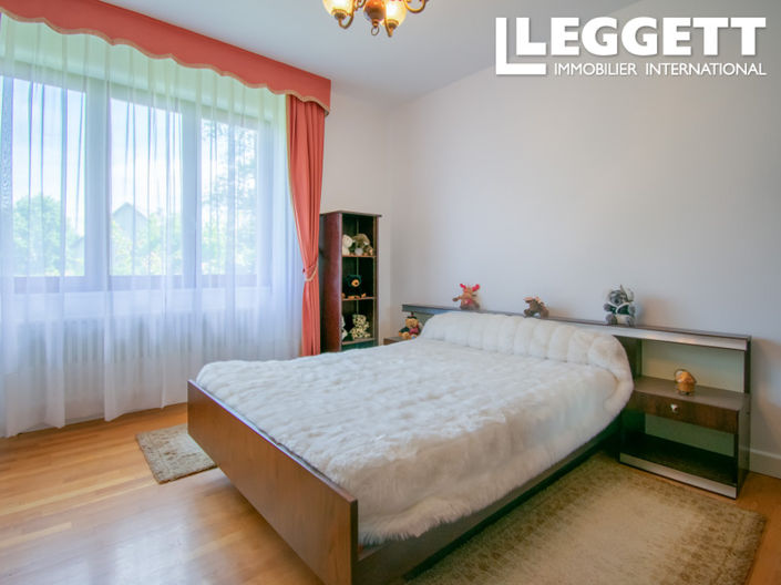 Image No.7-4 Bed House for sale