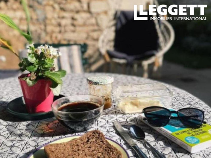 Image No.8-2 Bed House for sale