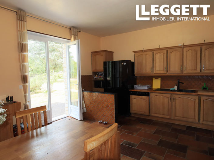 Image No.8-5 Bed House for sale