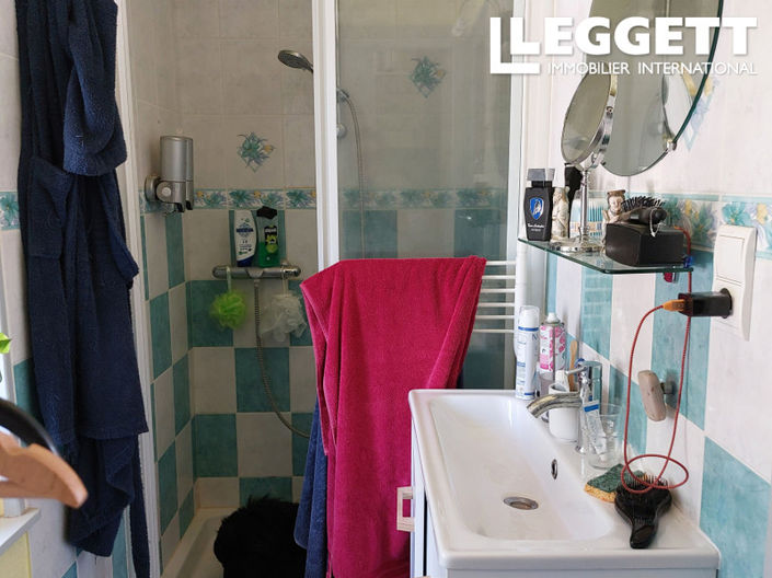 Image No.5-2 Bed House for sale