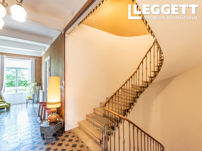 Image No.5-9 Bed House for sale