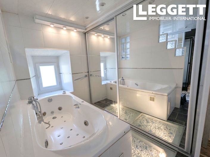 Image No.10-5 Bed House for sale