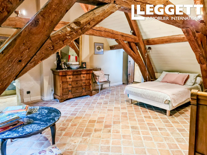 Image No.10-5 Bed House for sale