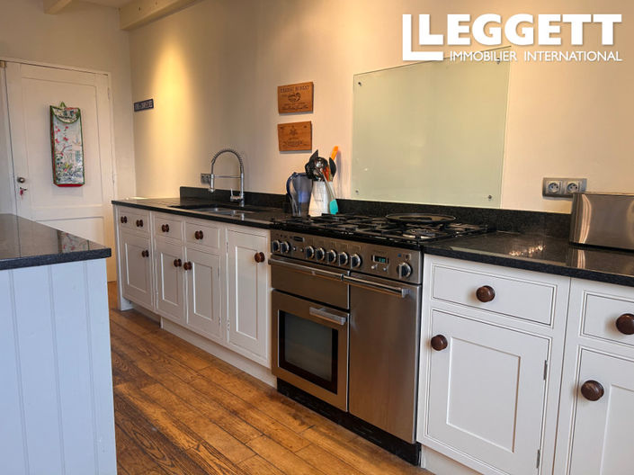 Image No.6-4 Bed House for sale