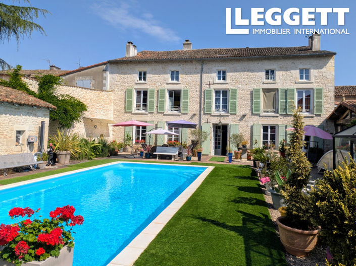 Image No.1-8 Bed House for sale