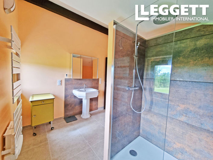 Image No.9-5 Bed House for sale