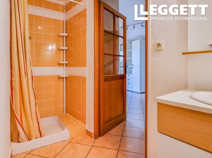 Image No.5-2 Bed House for sale