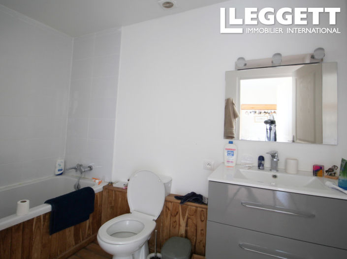 Image No.8-3 Bed House for sale