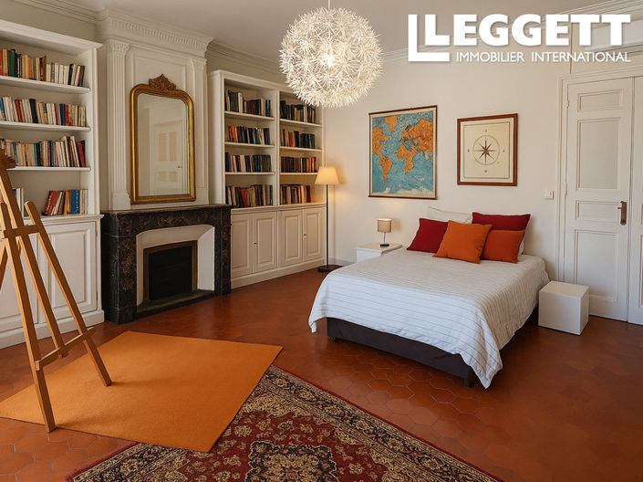 Image No.6-5 Bed House for sale