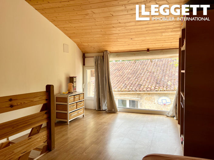 Image No.9-3 Bed House for sale