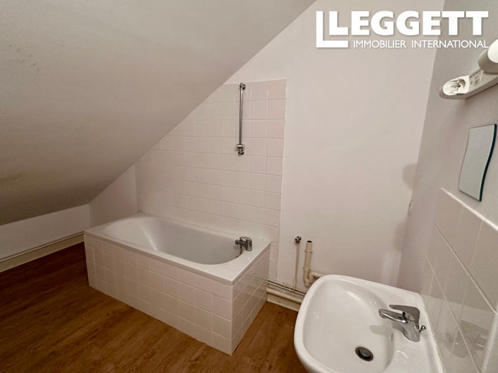 Image No.10-6 Bed House for sale