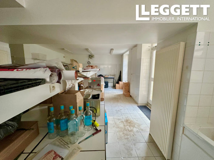 Image No.8-6 Bed House for sale